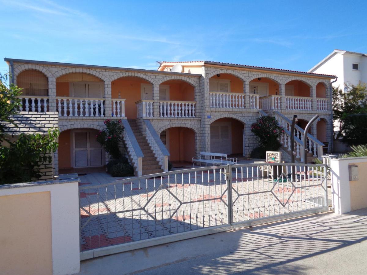 Apartman Kristo Vir Luaran gambar