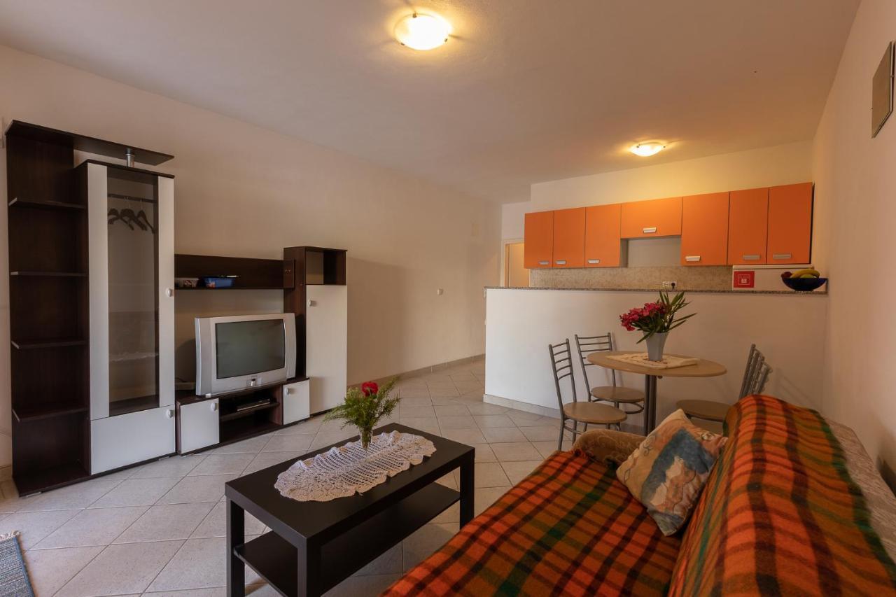 Apartman Kristo Vir Luaran gambar