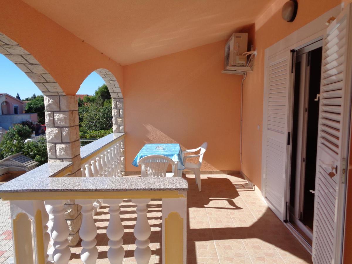 Apartman Kristo Vir Luaran gambar