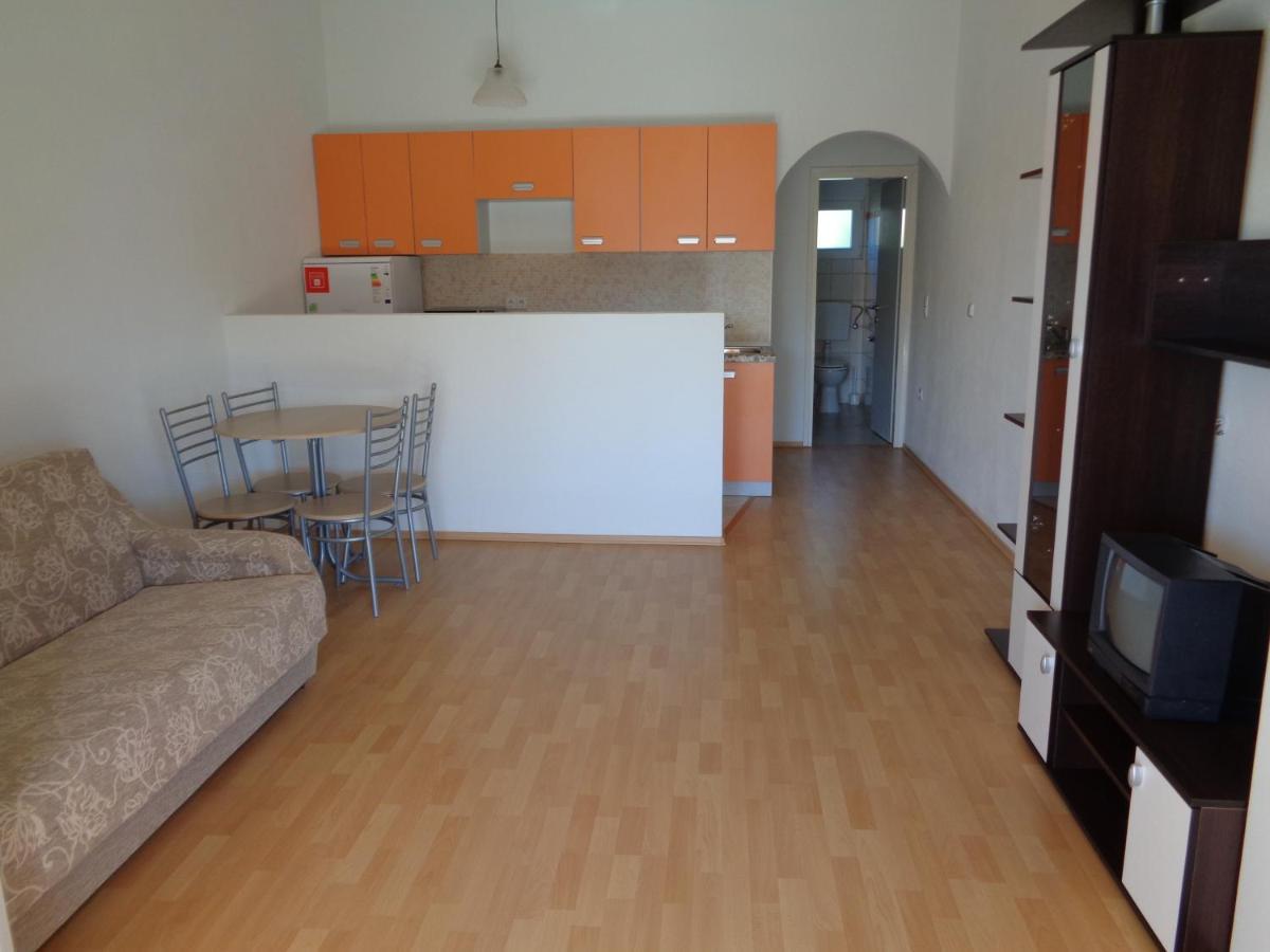 Apartman Kristo Vir Luaran gambar