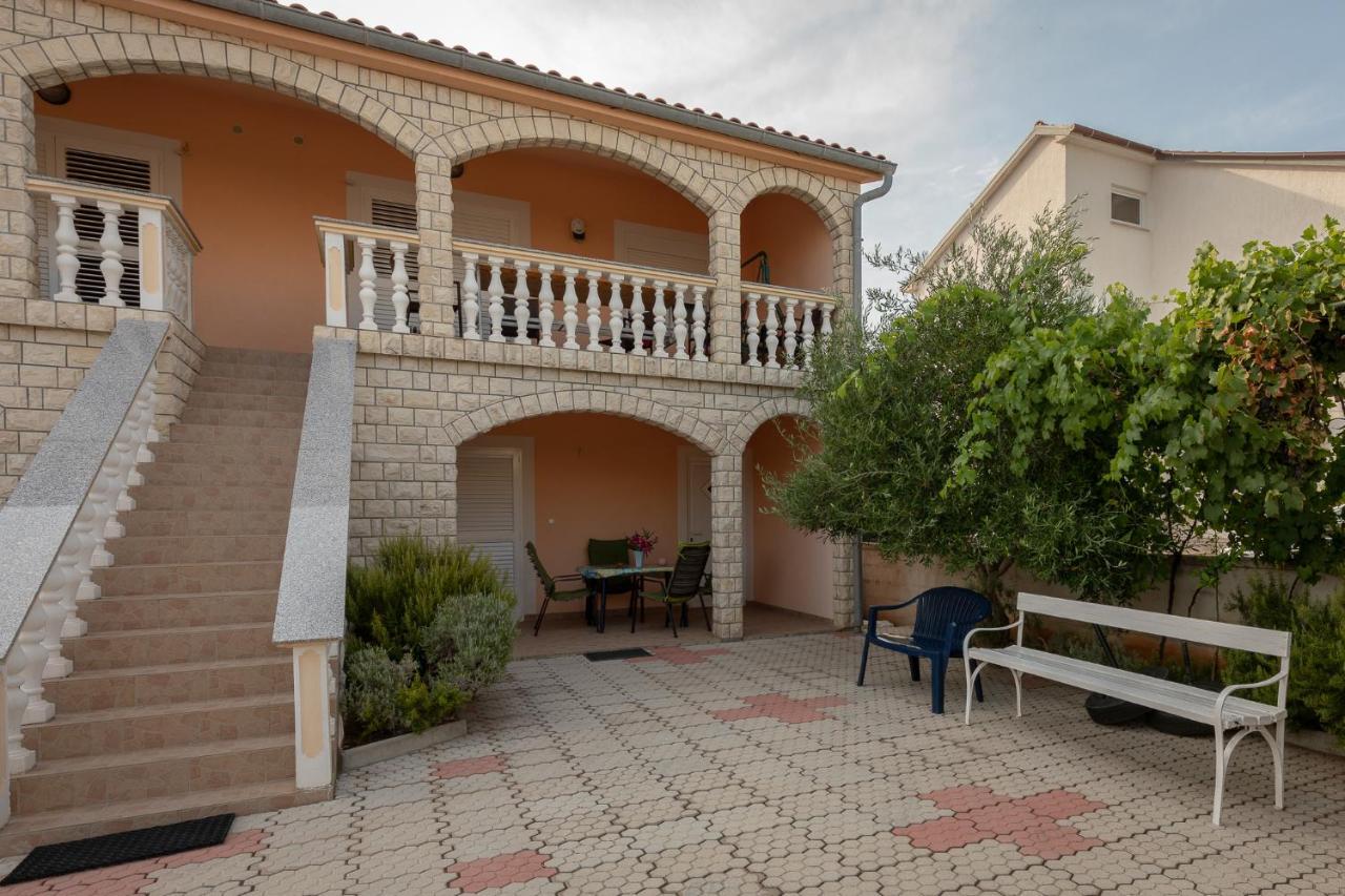 Apartman Kristo Vir Luaran gambar